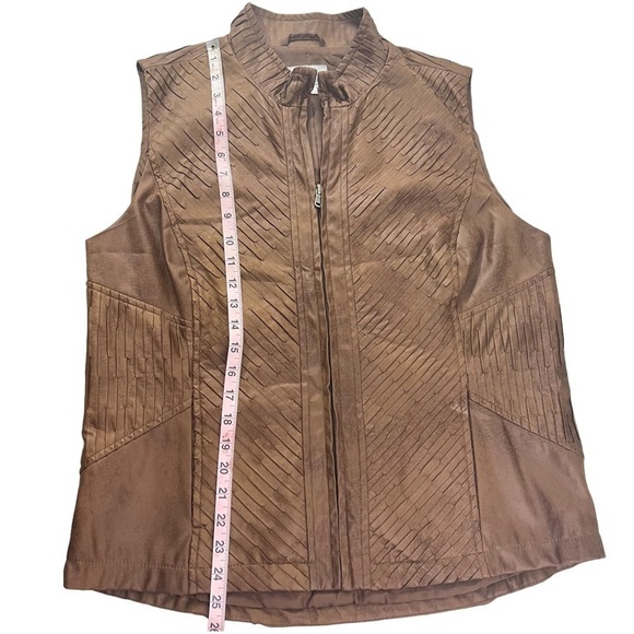 Patchington Zip up Faux Suede Vest w /Pleated Fold Detail - Picture 12 of 12